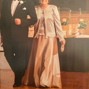 mother of bride or groom gown excellent cond